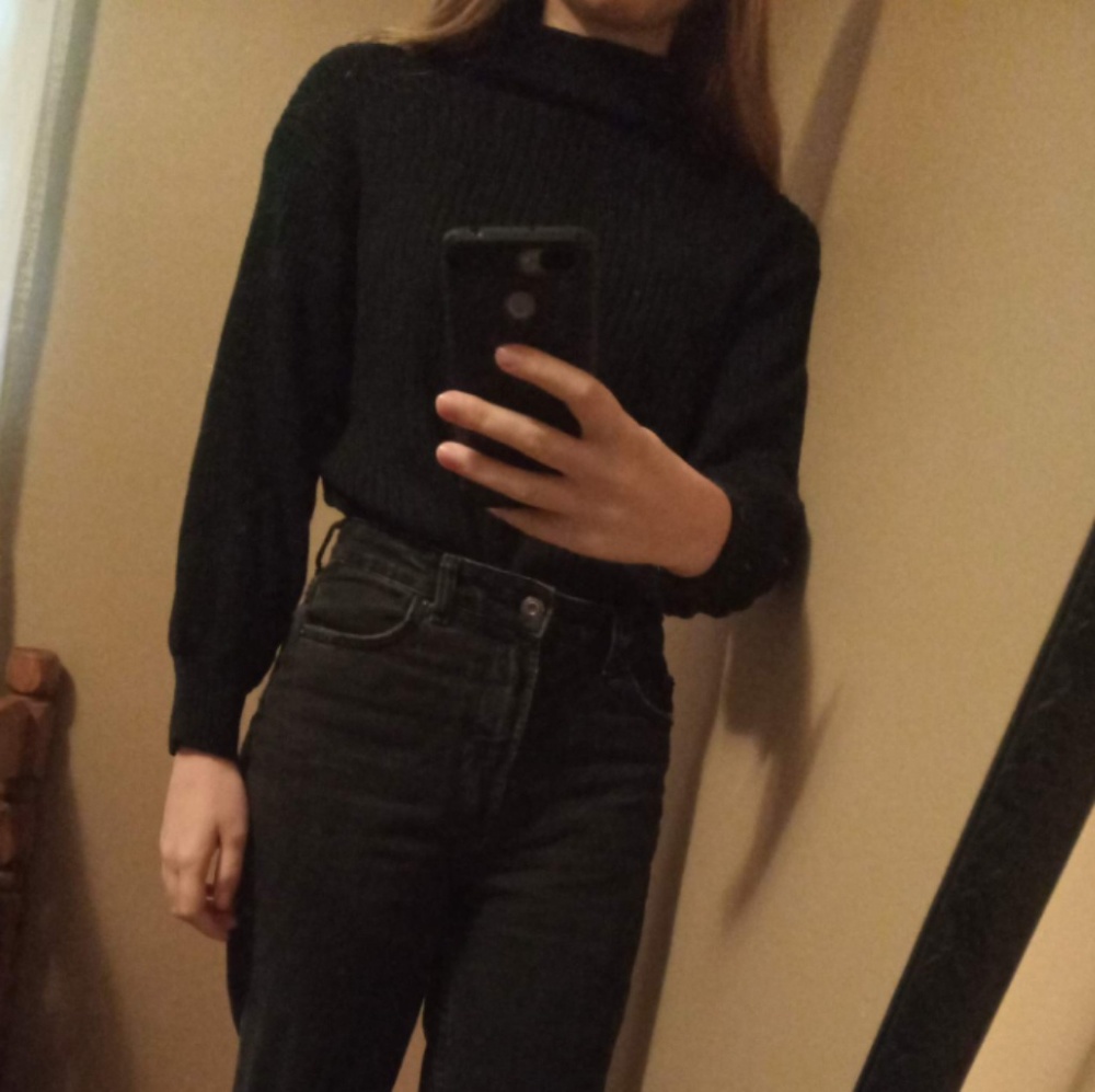Sweater - Picture 4 of 4